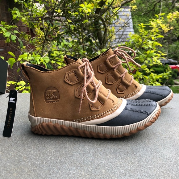 SOREL Out N About Plus Duck Boot - Picture 2 of 15